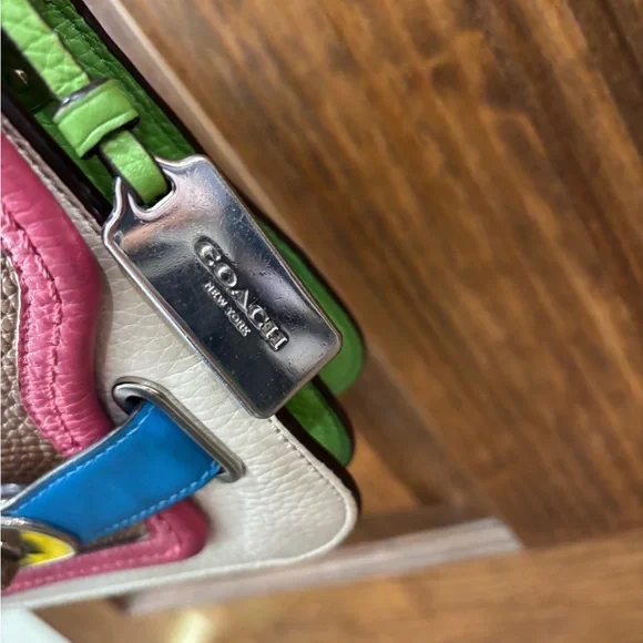 Coach Swagger Crossbody Leather Purse - Picture 4 of 9